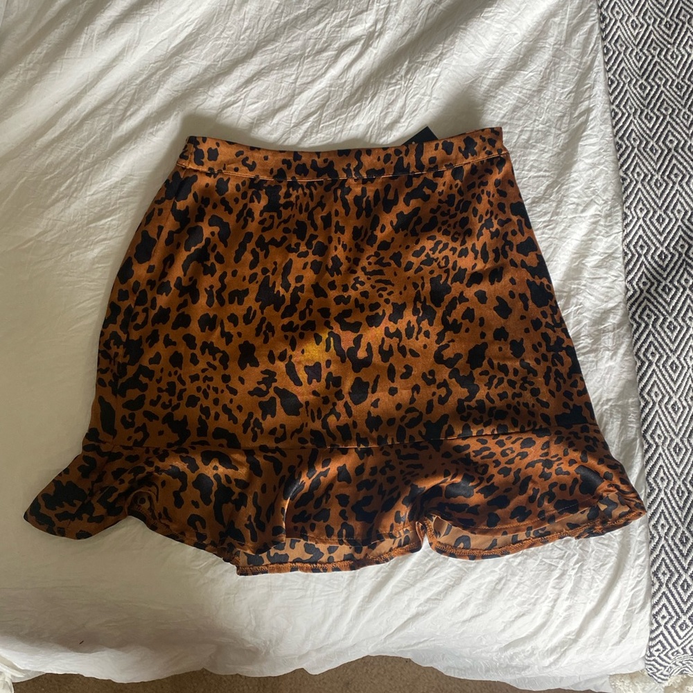 FOREVER 21 MINI SKIRT